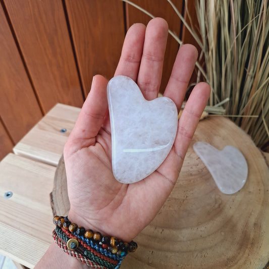 Gua Sha. Masajeador facial. Cuarzo cristal