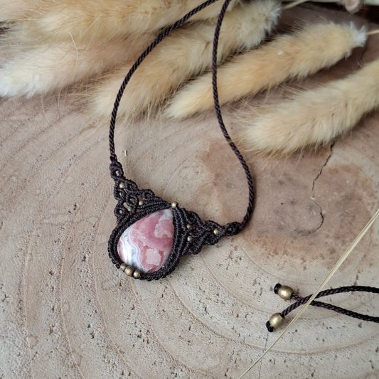 Collar de macramé con Rodocrosita