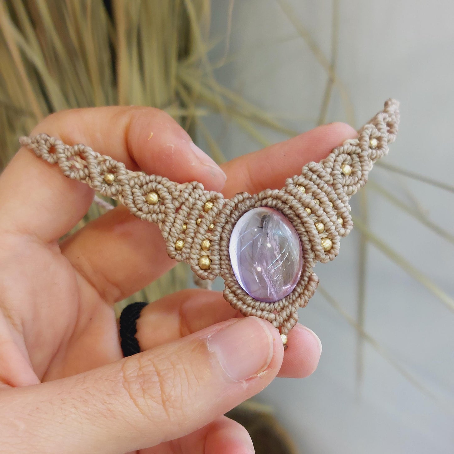Collar con amatista natural.