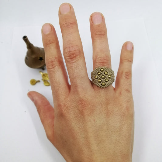 Anillo artesanal de macramé de 0.5mm