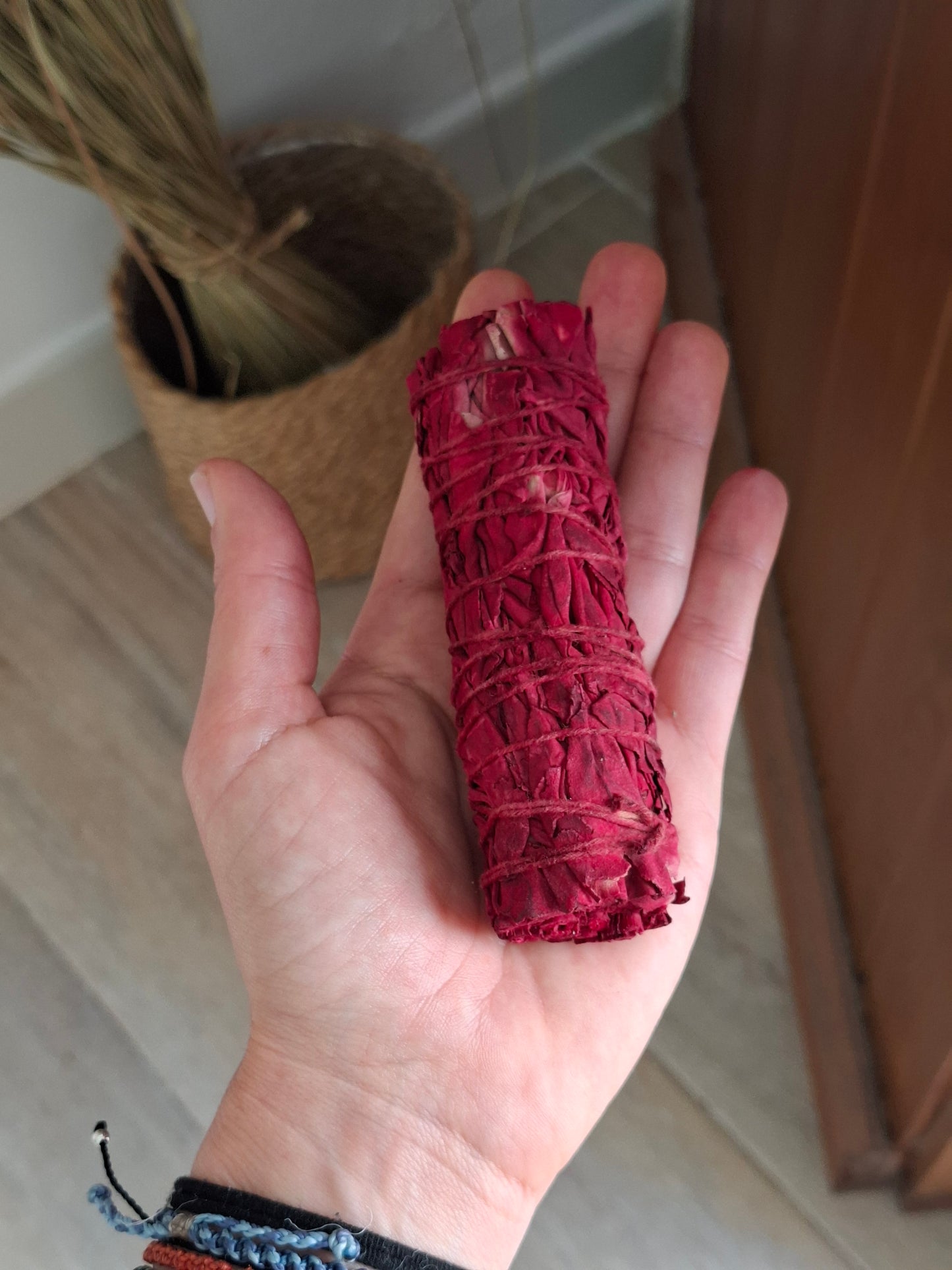 Atado de salvia blanca con sangre de dragón.