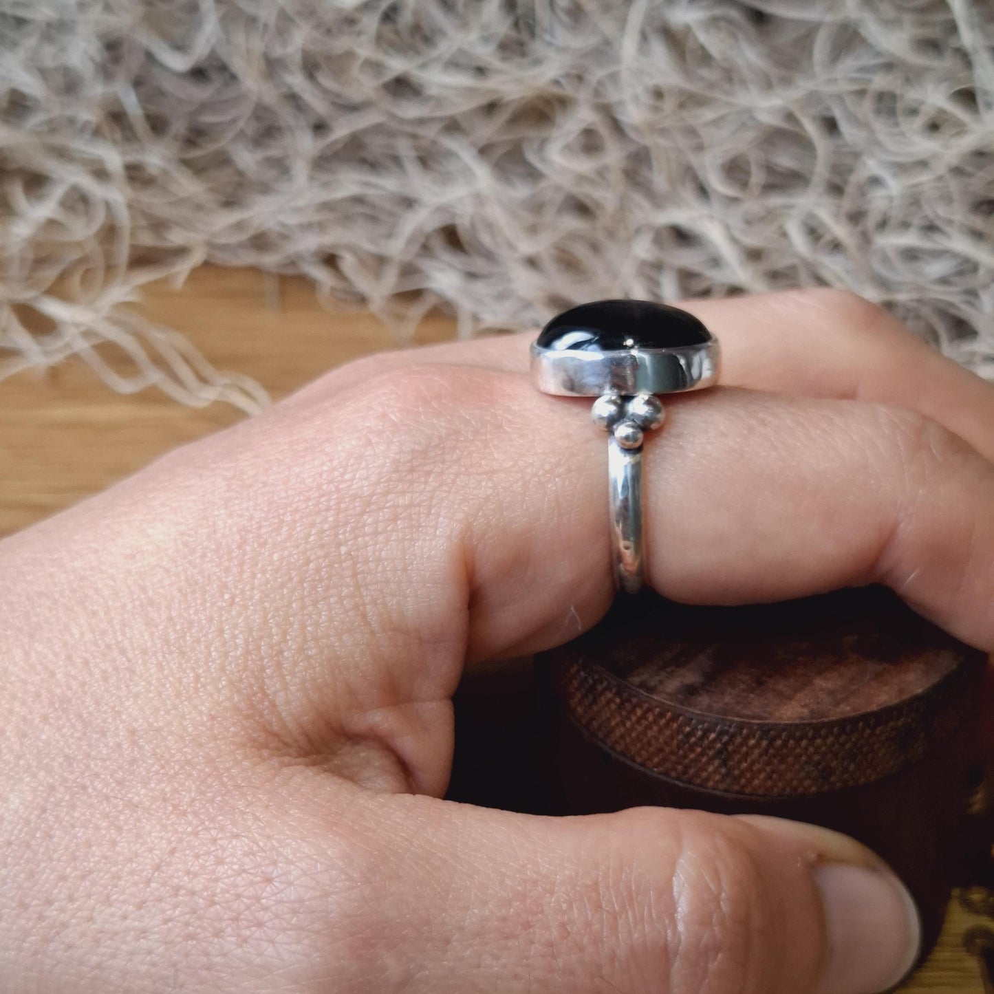 Anillo con Diópsido o Black Star de plata 925.