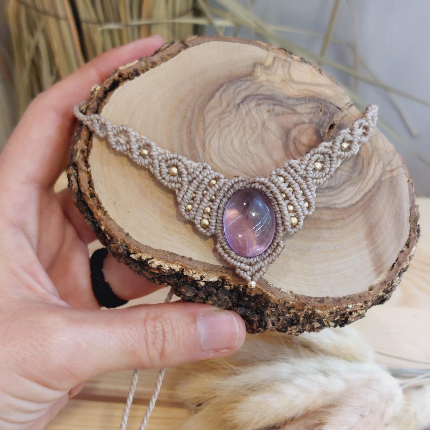 Collar con amatista natural.