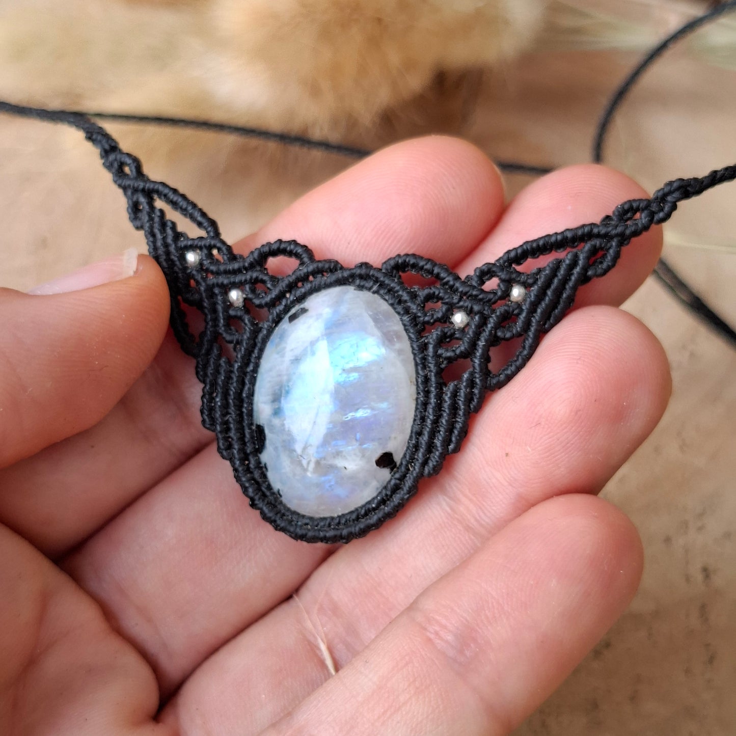 Collar con piedra luna arcoiris