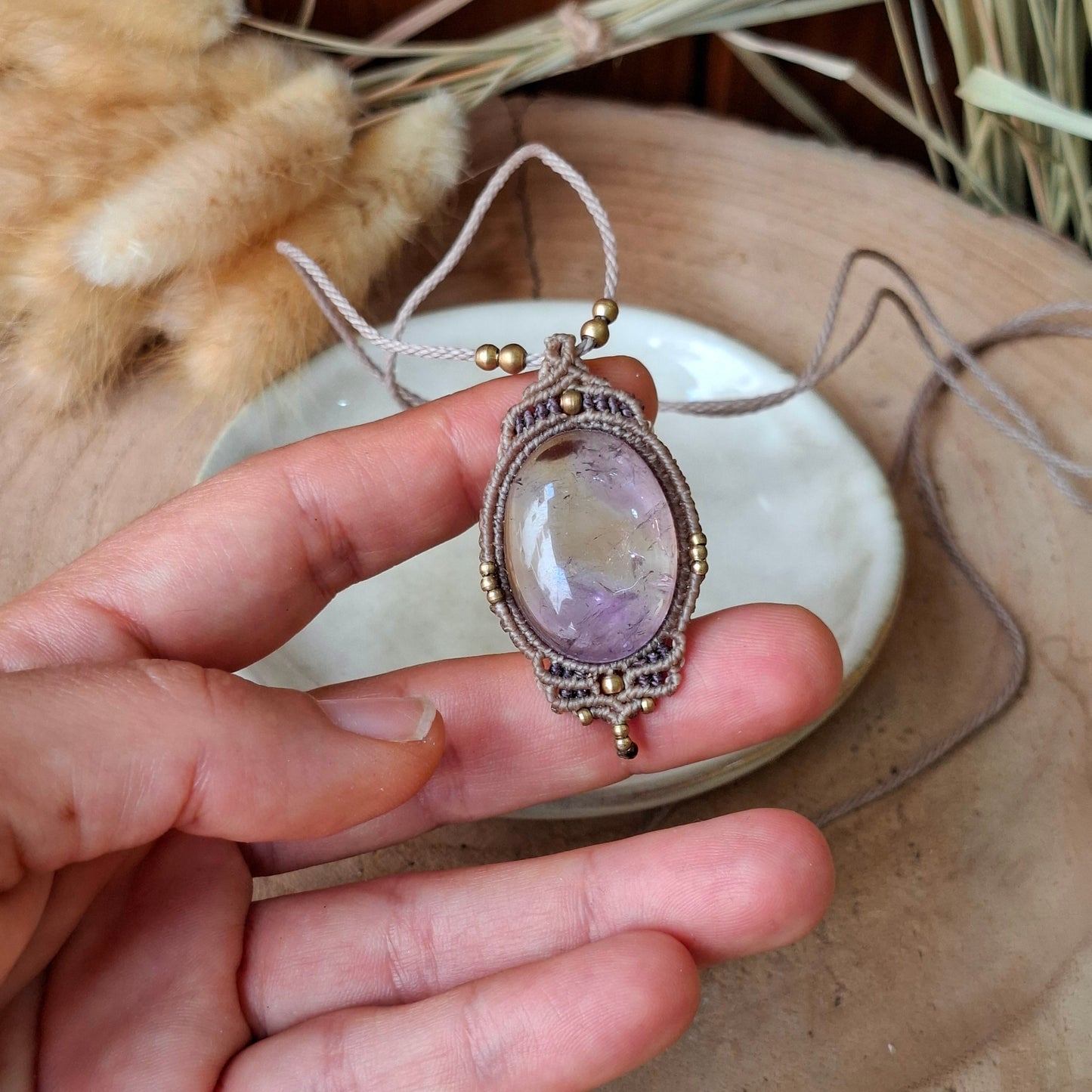 Colgante de macramé con ametrino
