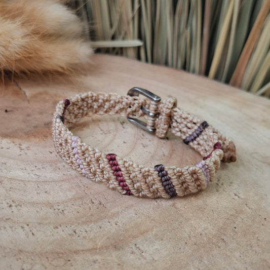 Pulsera de macramé. Cierre hebilla. Hilo 1mm