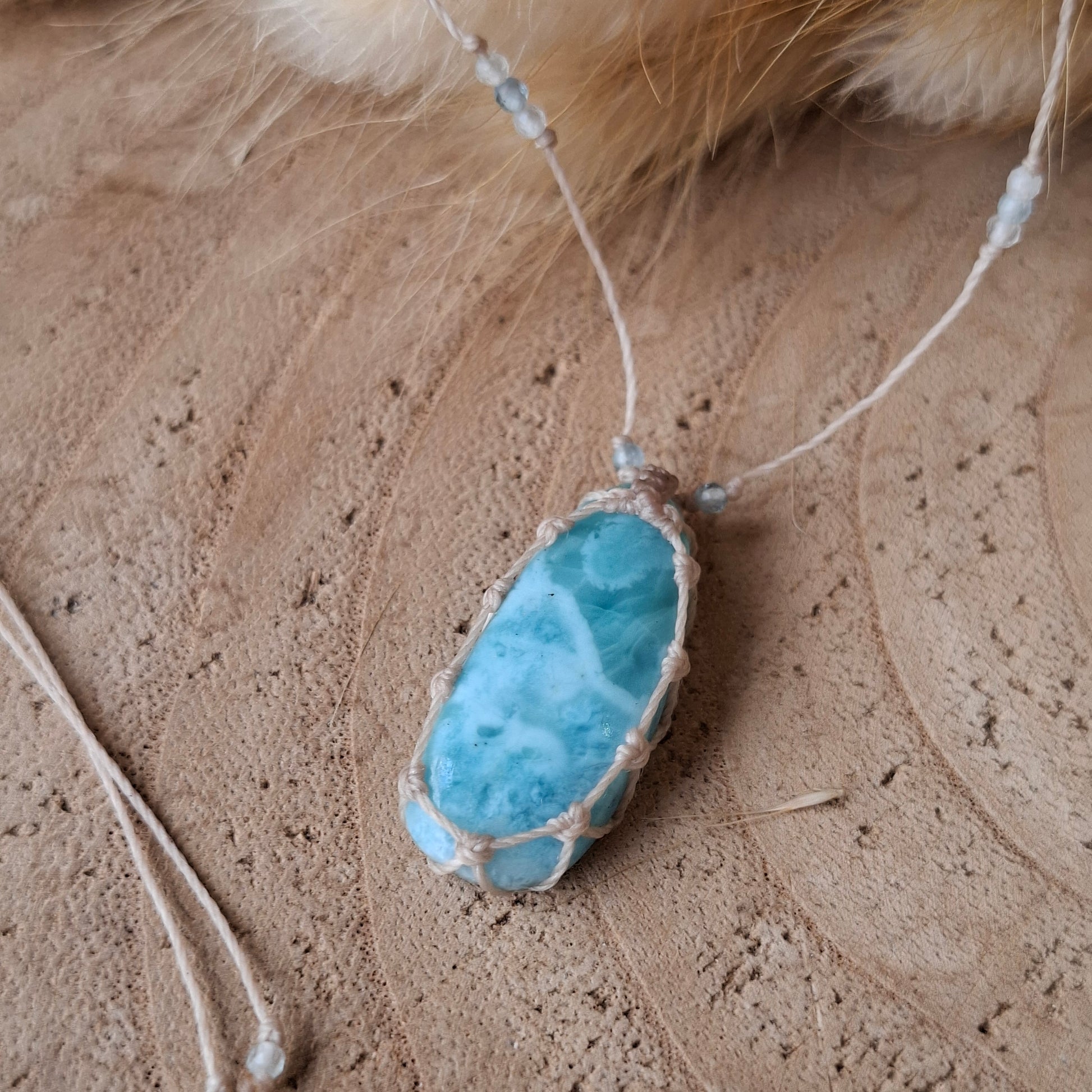 colgante artesanal de larimar