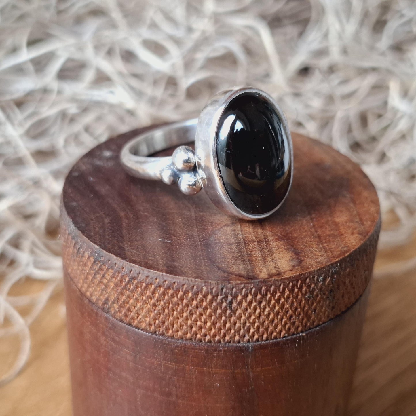 Anillo con Diópsido o Black Star de plata 925.