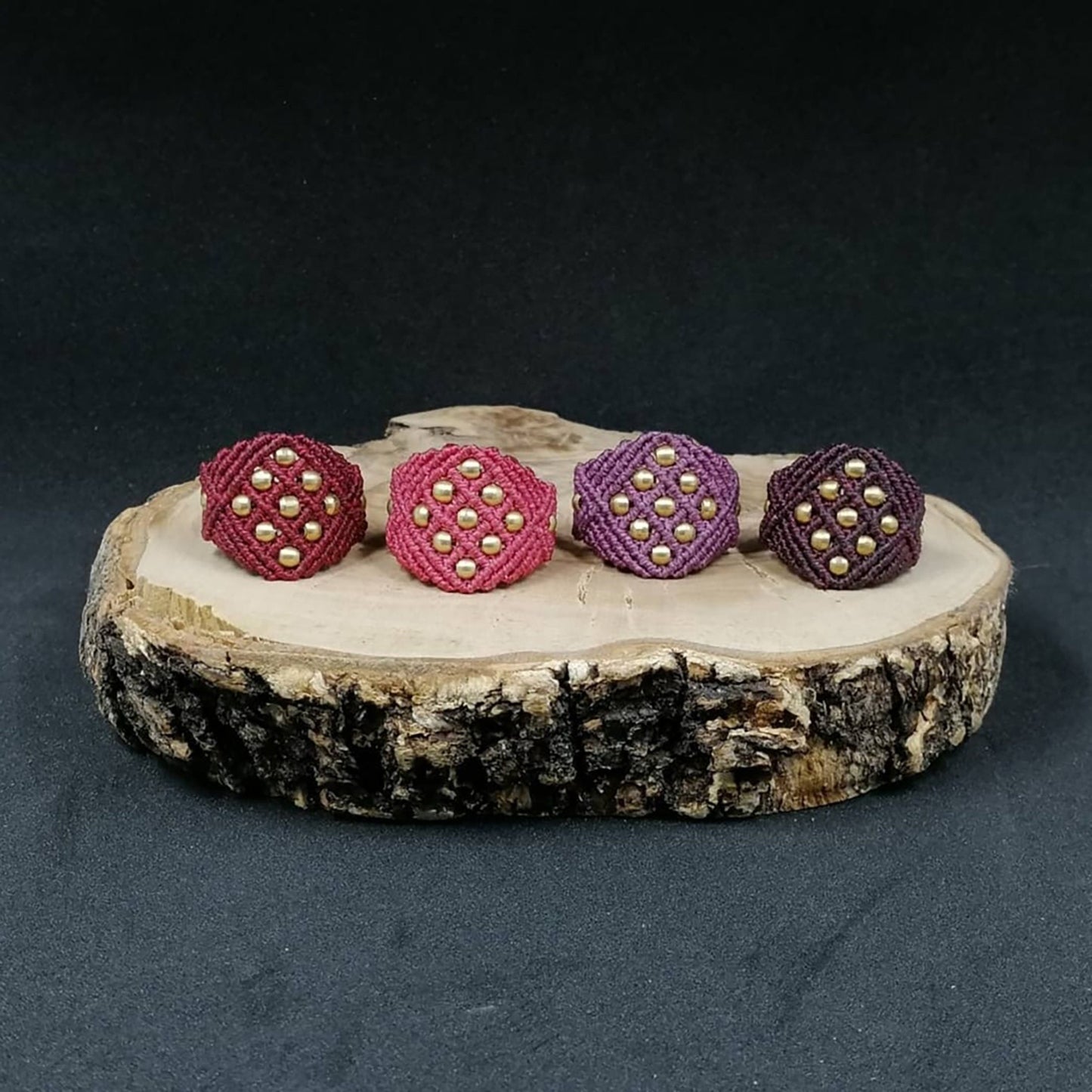 Anillo artesanal de macramé de 0.5mm