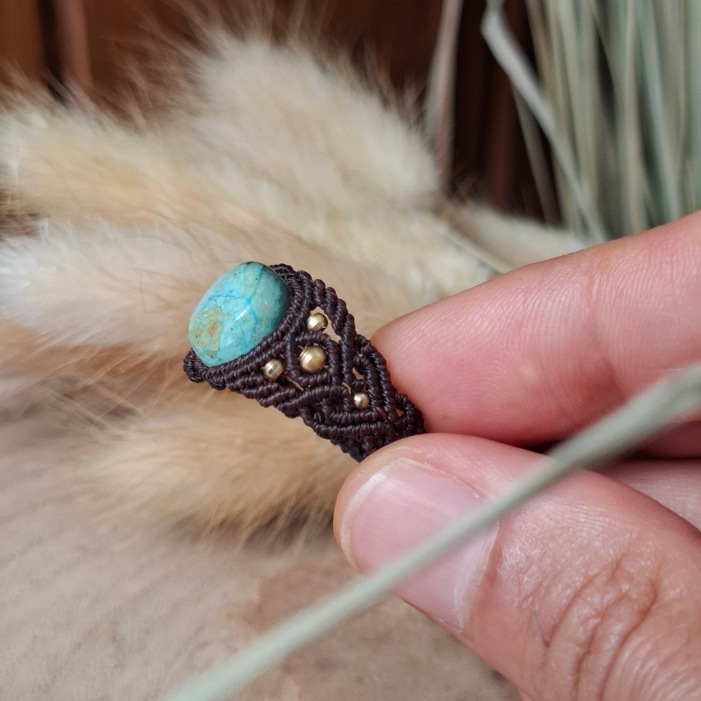 Anillo artesanal con crisocola