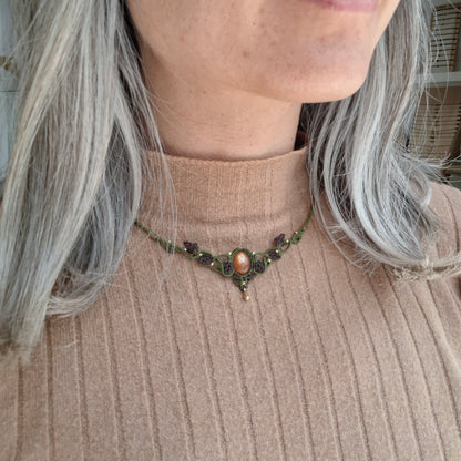 Collar con Piedra sol