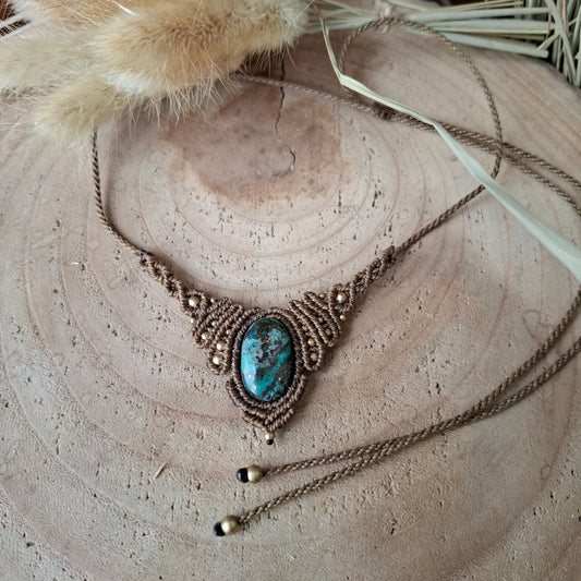Collar de macramé con crisocola