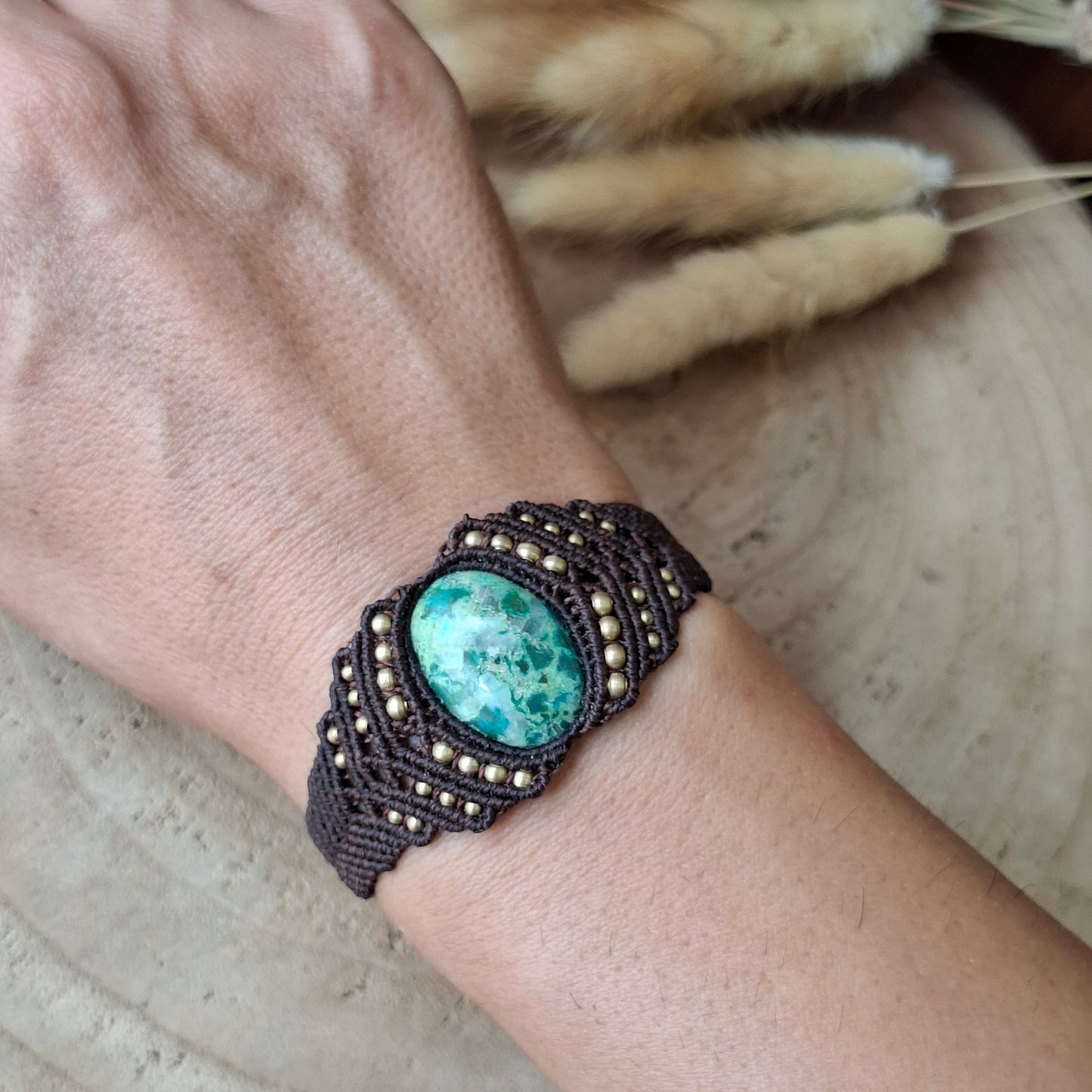 Pulsera de macramé con crisocola
