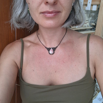 Collar de macramé con Rodocrosita