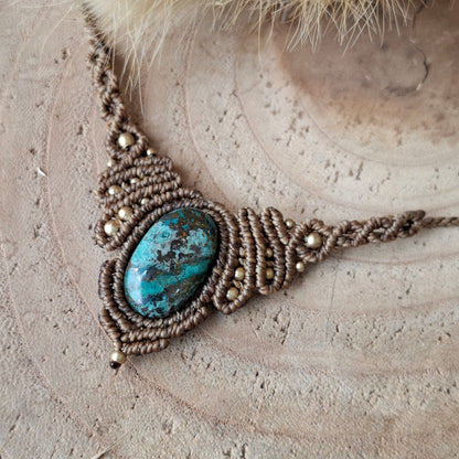 Collar de macramé con crisocola