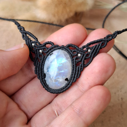Collar con piedra luna arcoiris