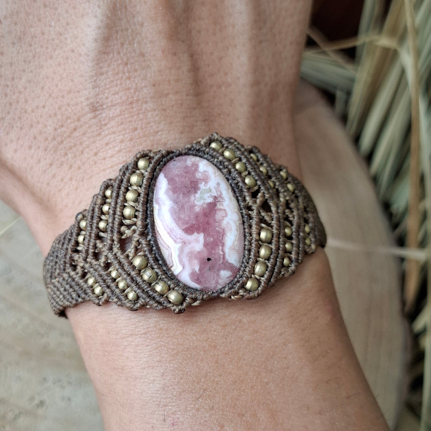 Pulsera de macramé con Rodocrosita