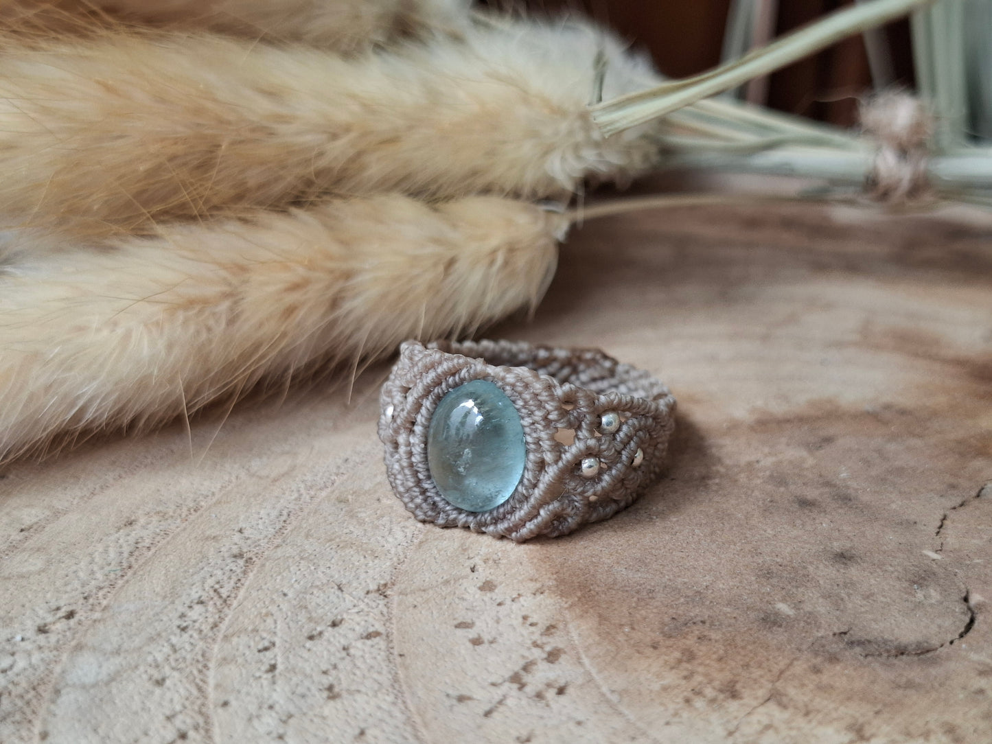 Anillo de macramé con aguamarina