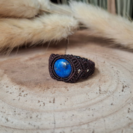 anillo de macramé