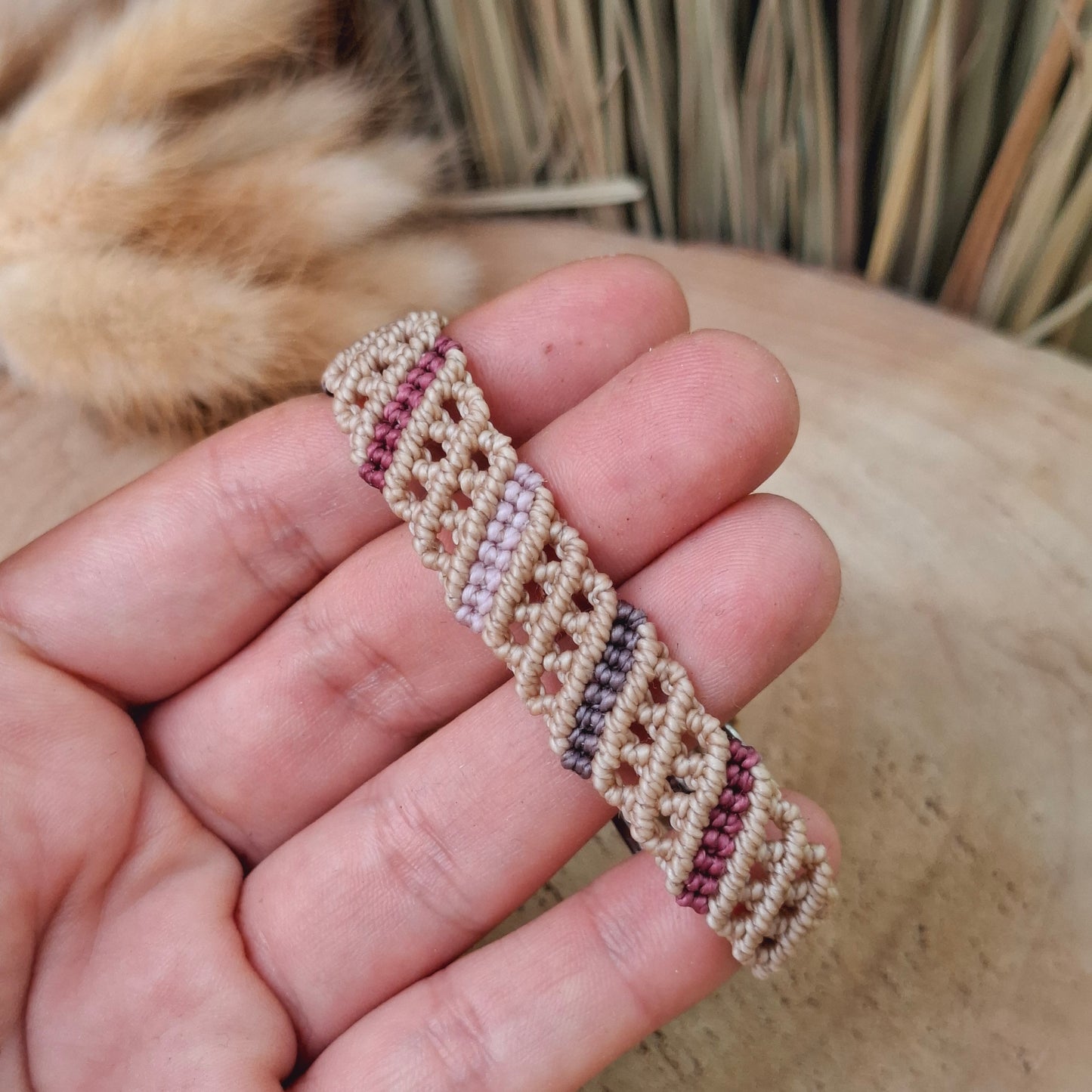 Pulsera de macramé. Cierre hebilla. Hilo 1mm