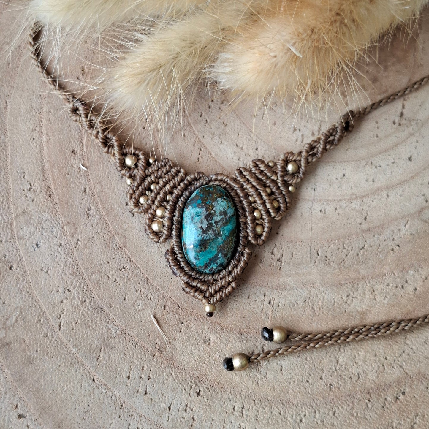 Collar de macramé con crisocola