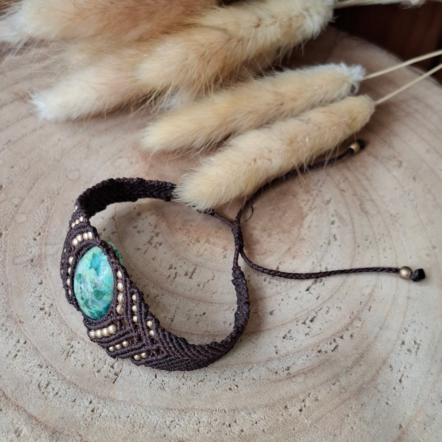 Pulsera de macramé con crisocola