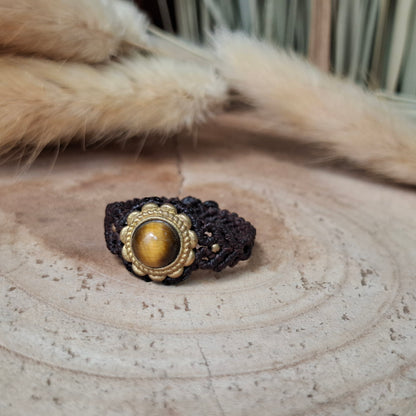 Anillo de macramé con ojo de tigre