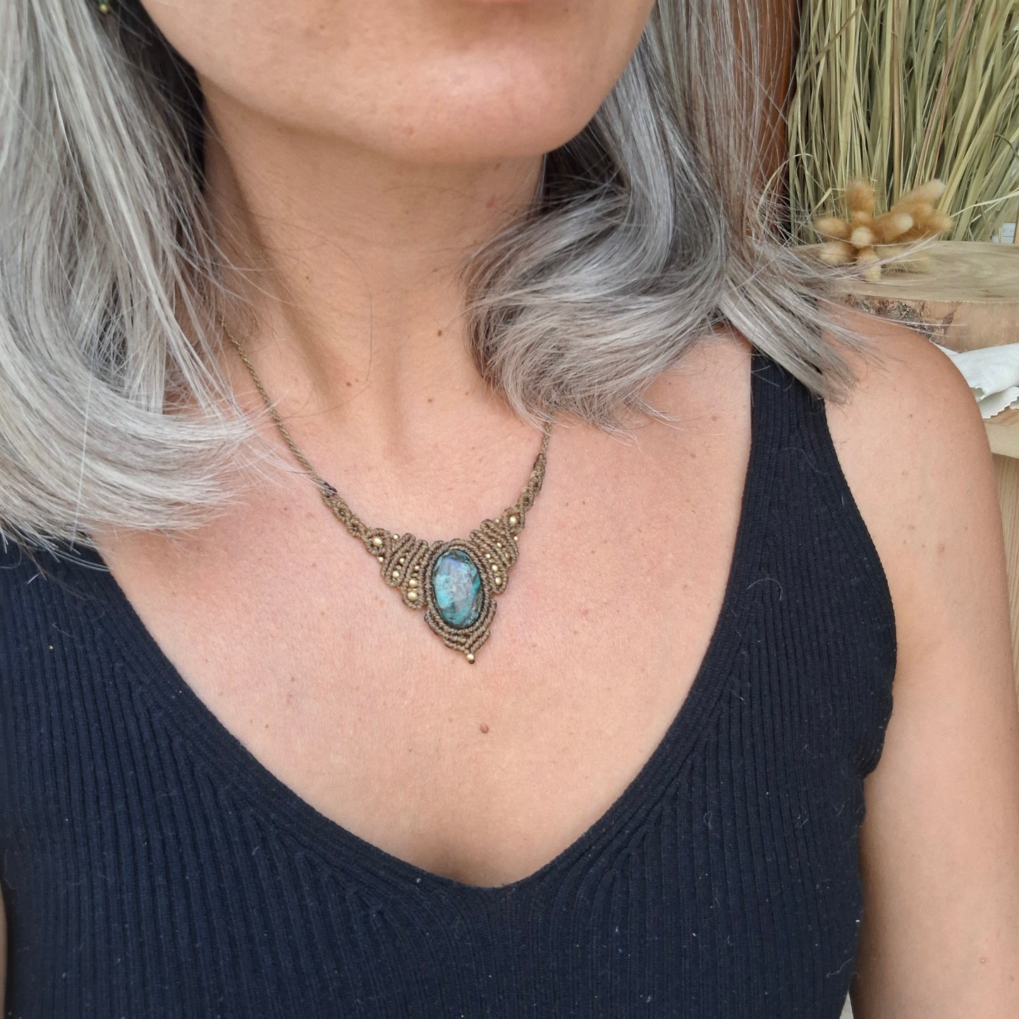 Collar de macramé con crisocola